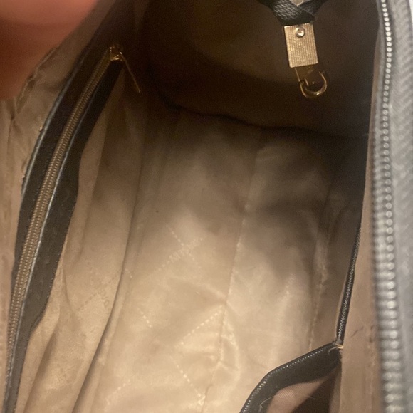 EUC Dasein  vegan leather shoulder/hand bag - Picture 3 of 3